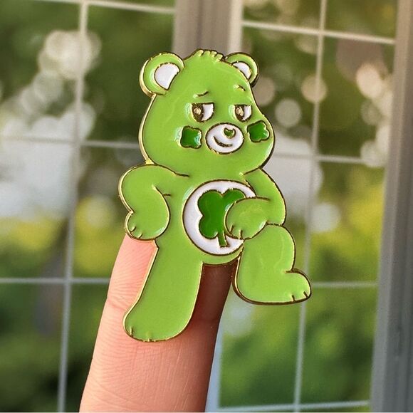 Lucky Bear Green Enamel Pin/ Brooch - Picture 1 of 5